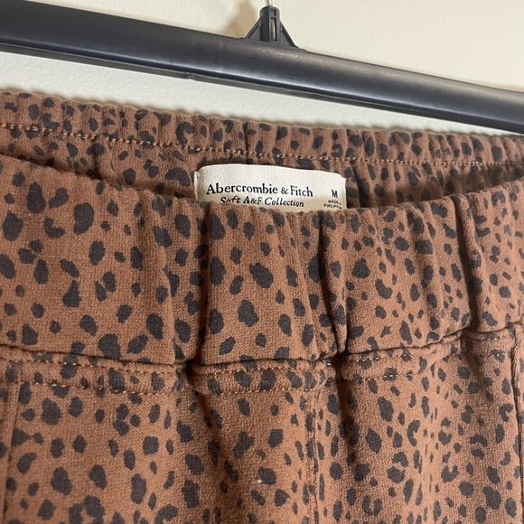 Abercrombie SoftAF City Joggers in Brown Animal Print - Picture 6 of 6